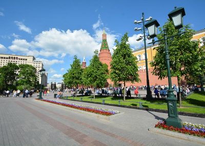 Moscow – Alexandergarden Central Alley Kreml